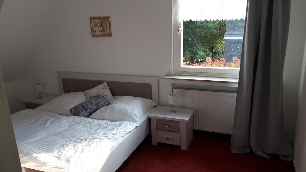 Hotel In Der Strassen Solingen Bagian luar foto